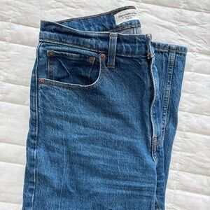 Abercrombie High Rise 90s Relaxed Jean
